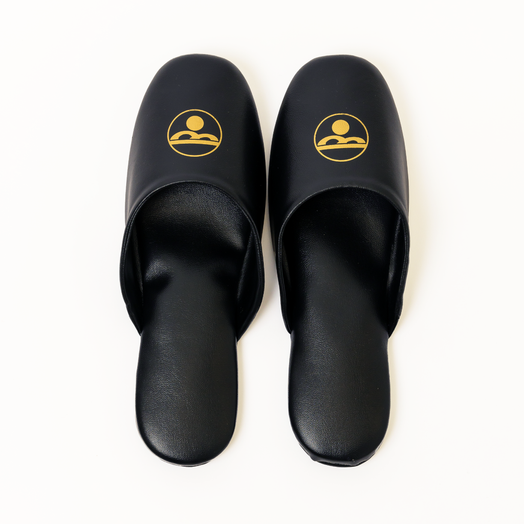 BARK AT THE MOON】Chillax logo slippers – 東海オンエア OFFICIAL STORE